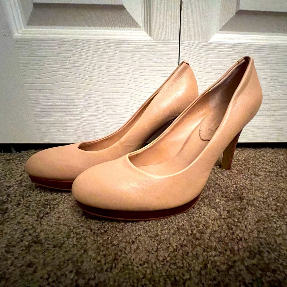 Banana Republic Nude Heels